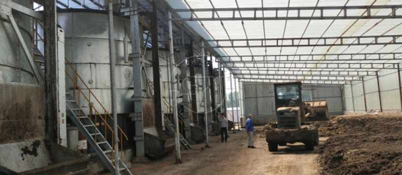 Chicken manure powder to be processed in Shunxin Fermentation Tank in Philippine