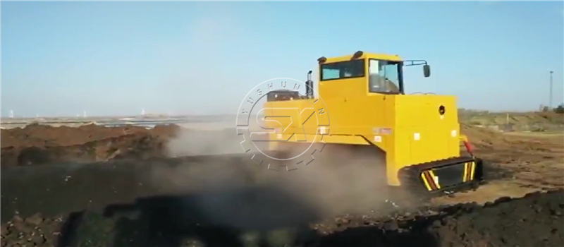 Shunxin Crawler Type Organic Manure Compost Turning Machine for fertilizer processing in India