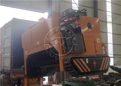 Shunxin Crawler Type Compost Turner for chicken waste delivered to Russia