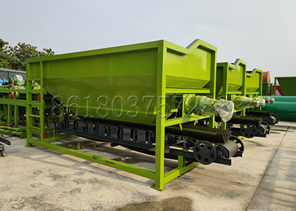 Forlift Feed Machine for Chicken Manure Fertilizer Production Line